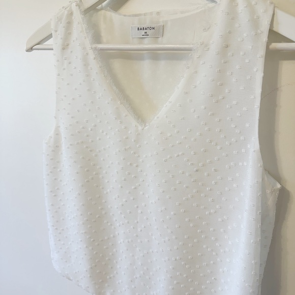 Aritzia Babaton white womens v neck top size xsmall - Picture 2 of 5